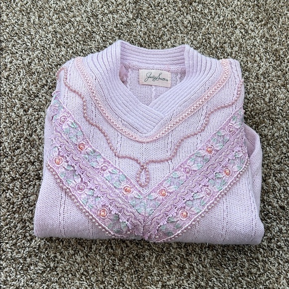 Vintage Jaclyn Smith Purple Lace Floral Pearl Cottagecore Sweater - Picture 12 of 12